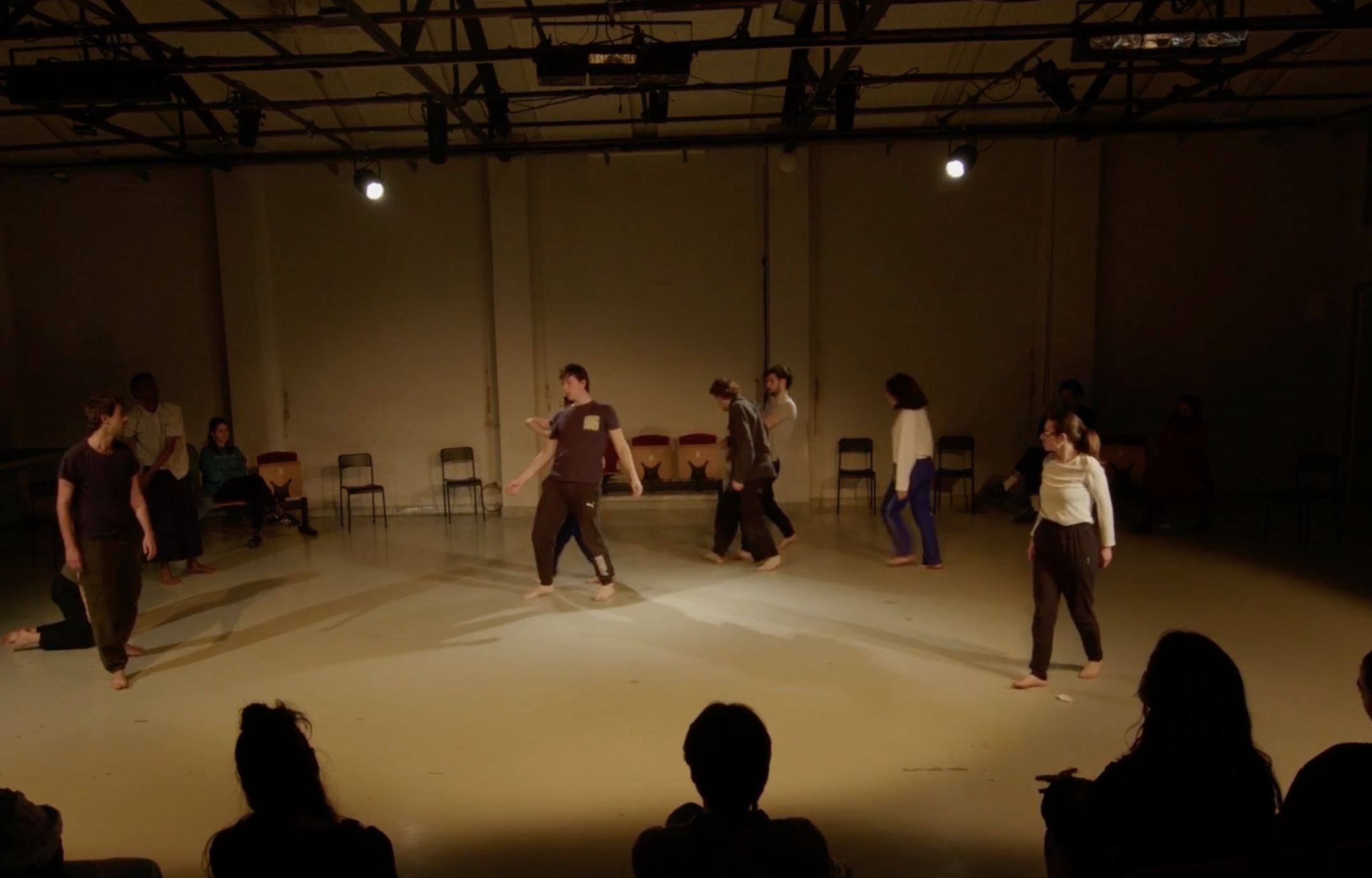 Clase abierta: Prácticas de movimiento: el cuerpo disponible | 3º de Diplomatura (promoción 2022/25)